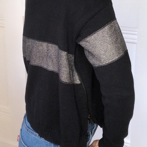 Kenneth Cole sweater in black with silver detail - Picture 2 of 2